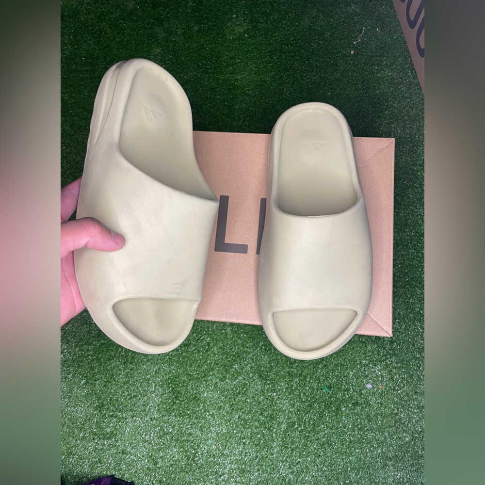 Yeezy slides resin